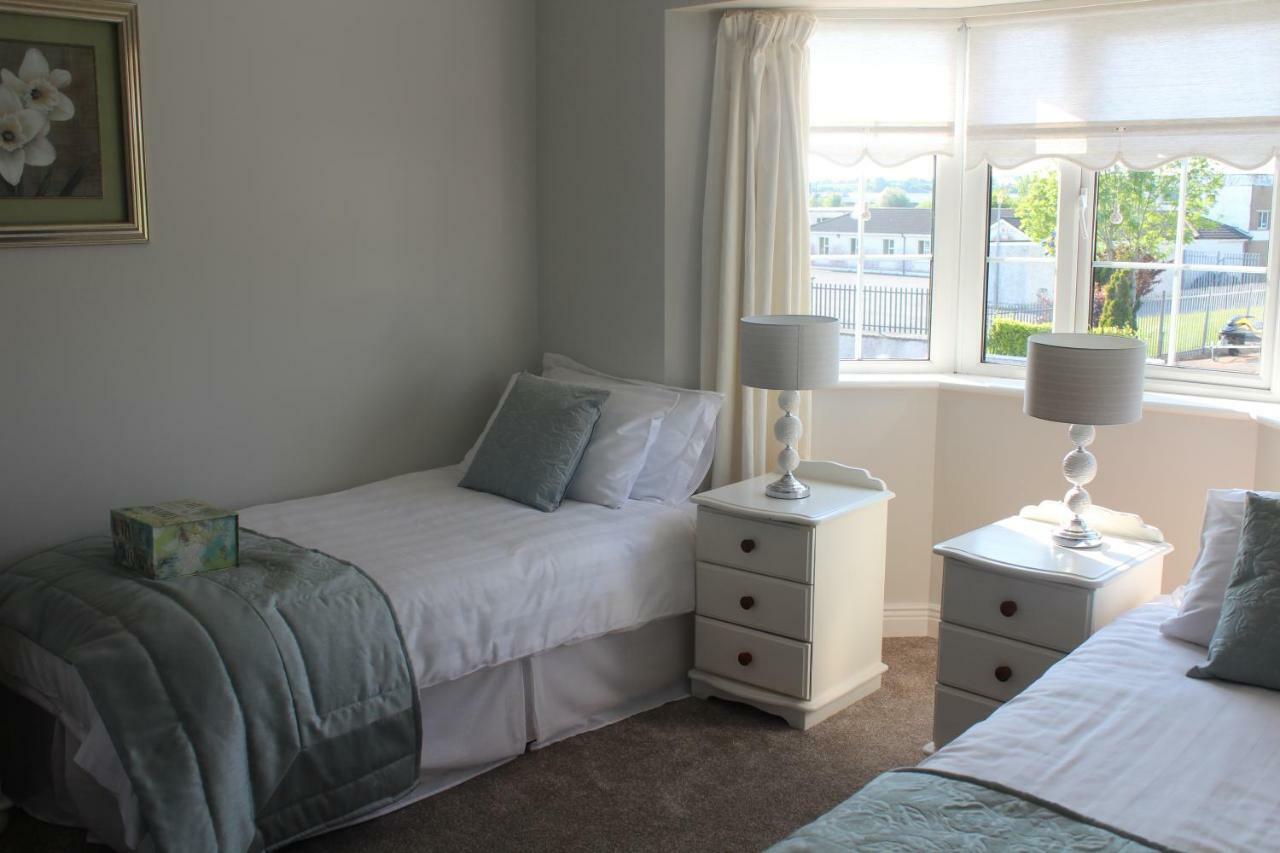 Вилла 5 Mins Walk To Carrick - Sleeps 12 - Off Road Parking - Modern House Экстерьер фото